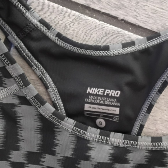 Nike Pro Women's Sports Bra‎ Gray Checkered Dri-Fit Racerback Activewear - Picture 2 of 3